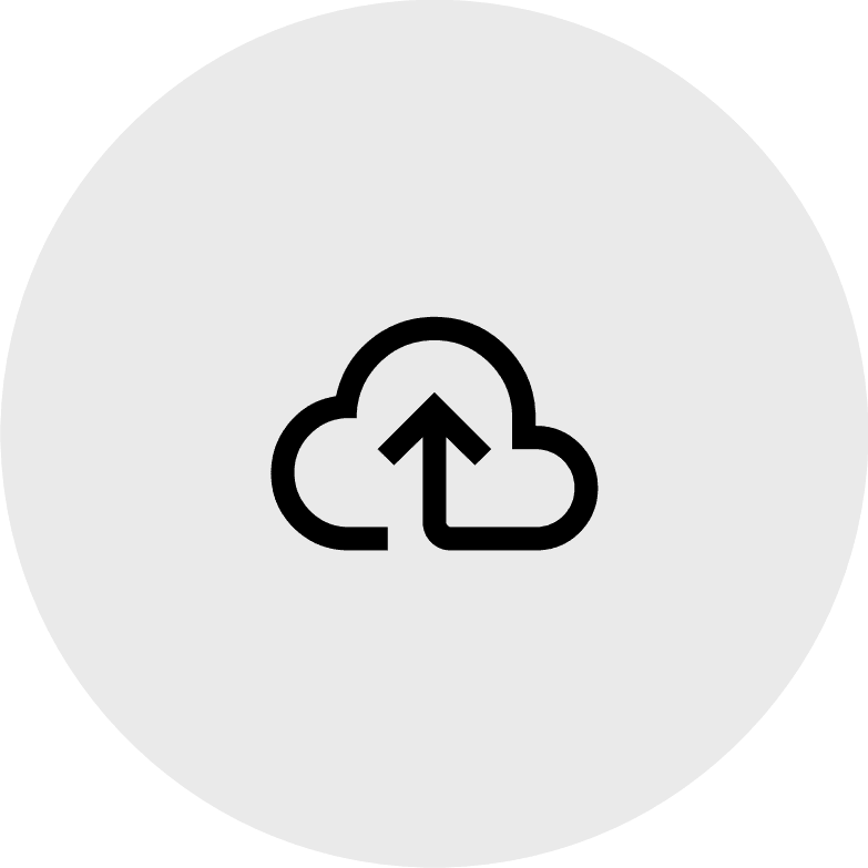 Icône circulaire grise avec un nuage noir et une flèche pointant vers le haut, symbolisant l'envoi ou le téléchargement vers le cloud